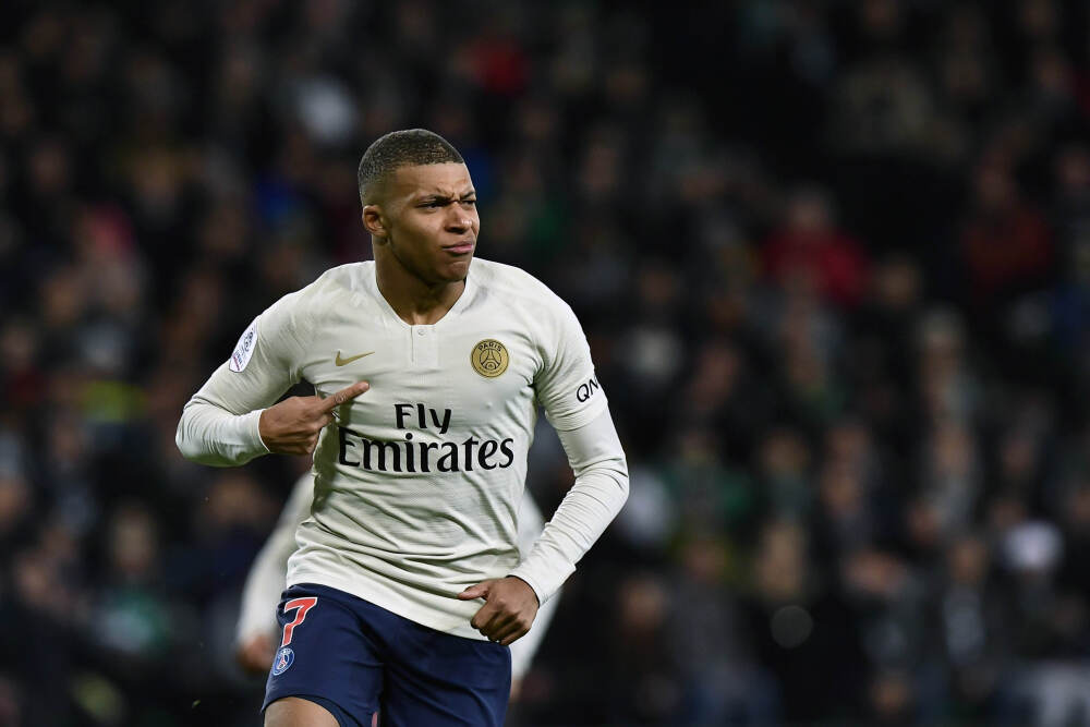 周冠宇不再担任法拉利F1车队储备车手，本人回应：这一年很开心，感谢车队对我的认可与信任，围场见